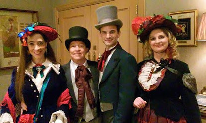Collins Classic Carolers